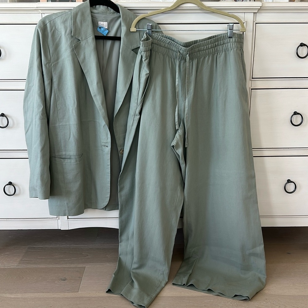 Women’s Suit